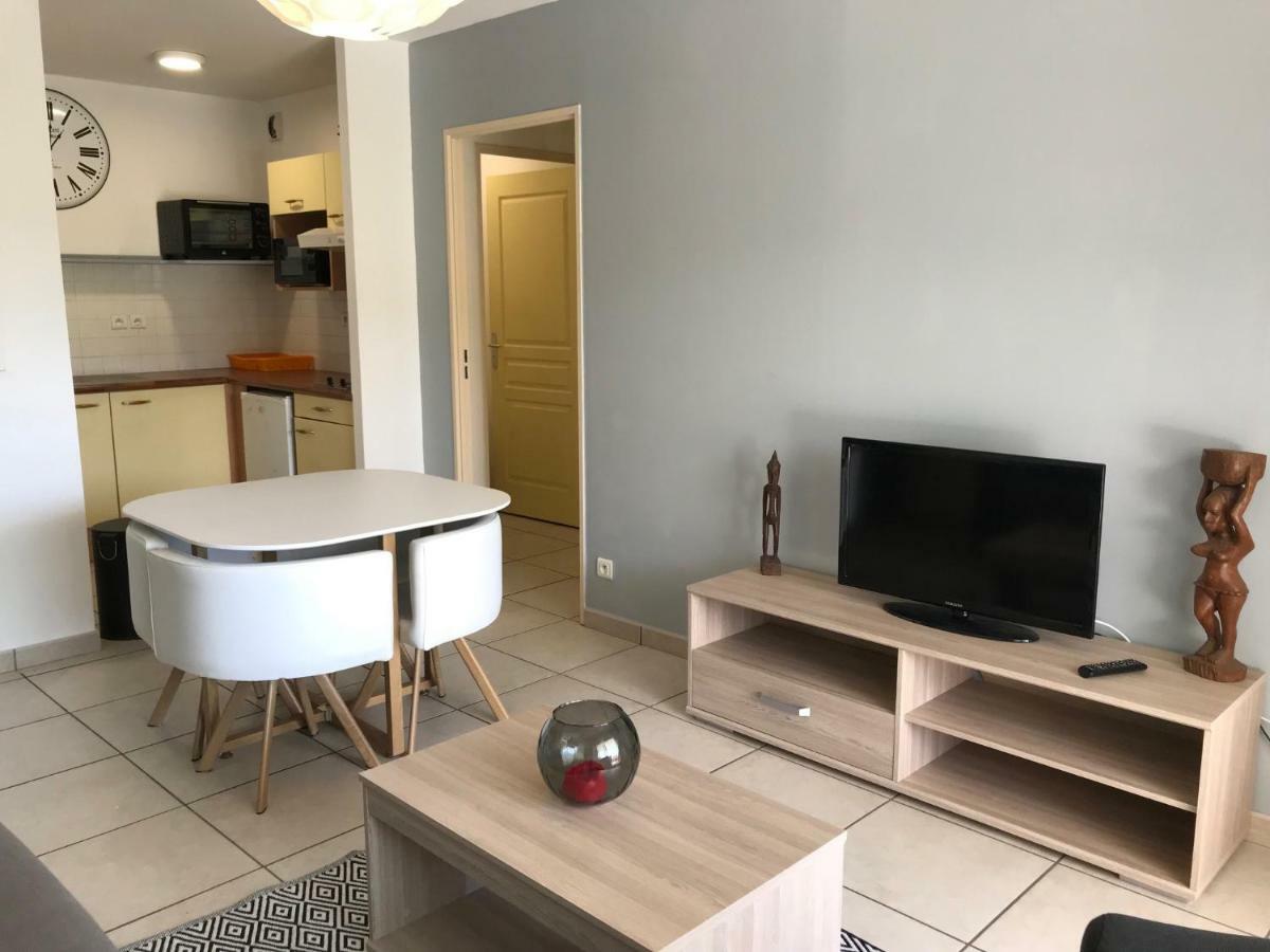 Meuble Homard Avec Jacuzzi Et Vue Mer แซ็งต์-จีลส์-เลส์-แบ็งส์ ภายนอก รูปภาพ